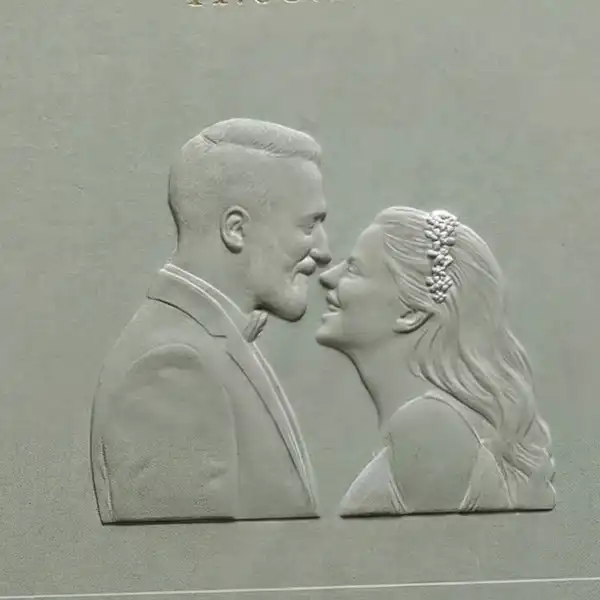 Trouwkaart met echtpaar in 3d preeg